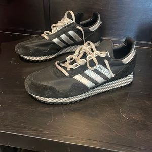 Adidas men’s New York 8.5 shoes